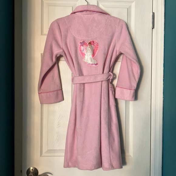 Gently Used Baby Pink Barbie Polyester Lounge Robe for Kids/Juniors - Picture 2 of 11
